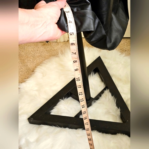 NWT Elizabeth & James Faux Leather Shorts - Picture 8 of 11